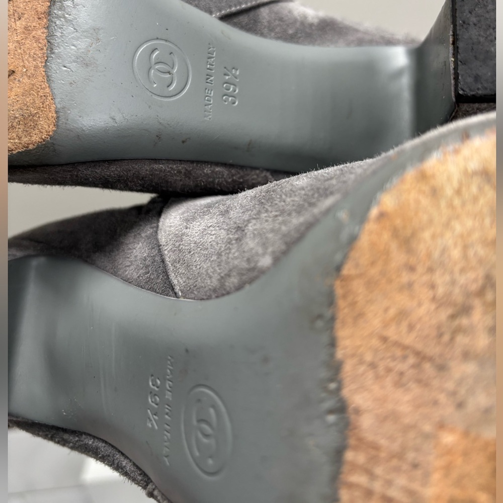 CHANEL by Karl Lagerfeld grey suede over knee cap toe heeled boots 39.5 - Picture 13 of 14